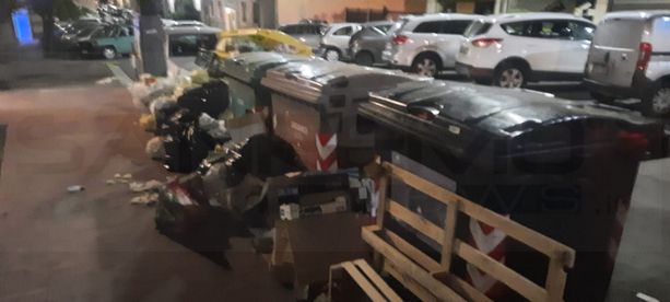 Ventimiglia: cassonetti strapieni e immondizia ovunque, la differenziata sembra non decollare (Foto) Ventimiglia: cassonetti strapieni e immondizia ovunque, la differenziata sembra non decollare (Foto)