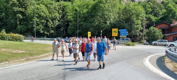 Protesta dei sindaci alla rotonda per la chiusura delle gallerie di Porte Protesta dei sindaci alla rotonda per la chiusura delle gallerie di Porte