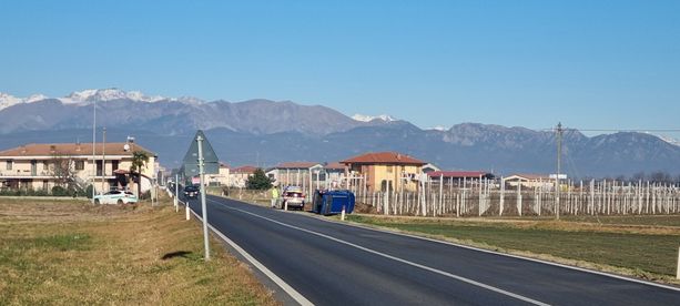 Cavour: scontro tra auto e furgone in direzione Barge Cavour: scontro tra auto e furgone in direzione Barge
