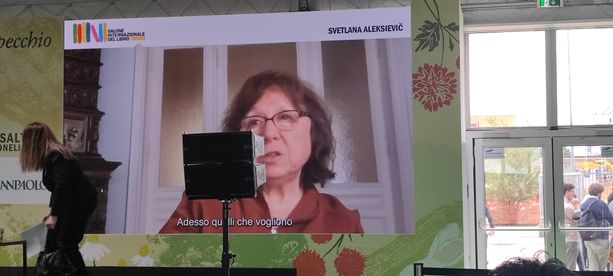 Il premio Nobel Svetlana Aleksievič al Salone del Libro sulla nuova Russia: "Non conosco più questo popolo"
