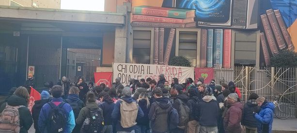 Lo Spazio Popolare Neruda risponde alle accuse in seguito ai servizi TV: "Nessun affitto o gente che lucra" Lo Spazio Popolare Neruda risponde alle accuse in seguito ai servizi TV: "Nessun affitto o gente che lucra"