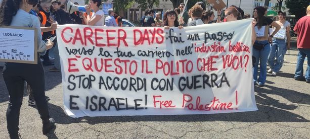 Politecnico, la protesta si sposta ai Career Days contro Leonardo e altre aziende belliche Politecnico, la protesta si sposta ai Career Days contro Leonardo e altre aziende belliche