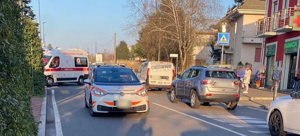 VIDEO E FOTO. Pedone investito sulle strisce a Busto