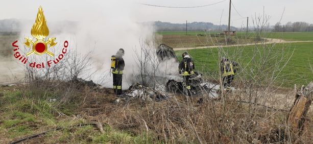 Auto in fiamme in frazione San Marzanotto