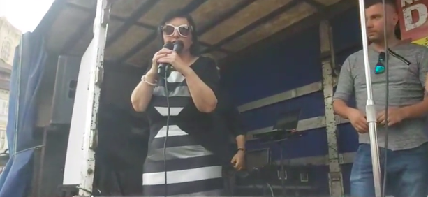 Rosanna della Torteria al "No paura day" di Torino: "Non riesco a rimanere in dittatura, lotto fino alla morte" Rosanna della Torteria al "No paura day" di Torino: "Non riesco a rimanere in dittatura, lotto fino alla morte"