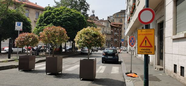 Cit Turin, la contestata "piazzetta verde" è realtà: da oggi il tratto finale di via Coazze è pedonale