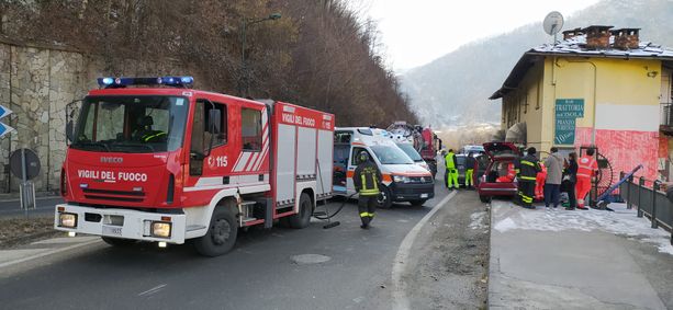 Incidente al Ponte di San Germano Chisone tra auto e camion