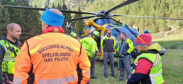 Persona dispersa nei boschi sopra Valprato Soana: il Soccorso Alpino mobilita uomini e mezzi Persona dispersa nei boschi sopra Valprato Soana: il Soccorso Alpino mobilita uomini e mezzi