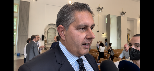 Gronda: Toti: "Auspico che i cantieri aprano il prima possibile. Ritardi frutto della crisi, nefasta per il paese" Gronda: Toti: "Auspico che i cantieri aprano il prima possibile. Ritardi frutto della crisi, nefasta per il paese"