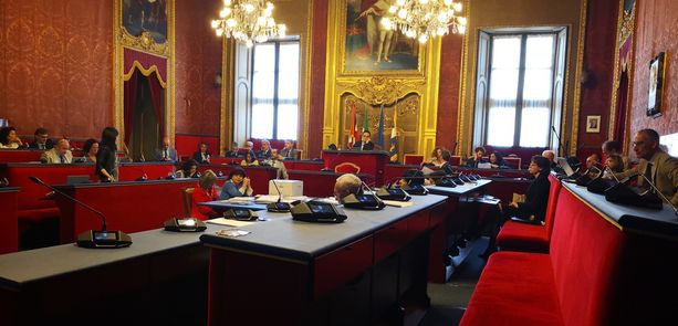 Bilancio 2023-2025, Tari più cara per famiglie e negozi. C'è l'ok della Sala Rossa. Lo Russo: "Torino sta recuperando"