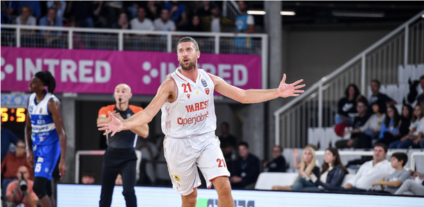 Ferrero-Varese, i tifosi fanno scattare la petizione online Ferrero-Varese, i tifosi fanno scattare la petizione online