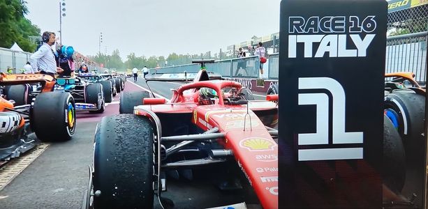 F1. Leclerc compie un miracolo, la Ferrari trionfa a Monza con il monegasco: battute le McLaren