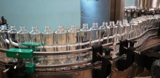 Guerra dell'Acqua, Eva contro Sant'Anna: &quot;Tolti dagli scaffali, persi 50 milioni di bottiglie&quot;