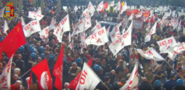Disordini al corteo del Primo Maggio: 13 misure cautelari per i leader di Askatasuna [VIDEO]