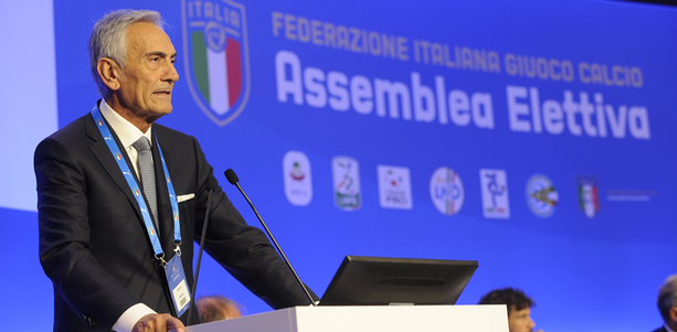 Finire il Campionato a settembre o ottobre: l’ultima idea bizzarra della Federazione