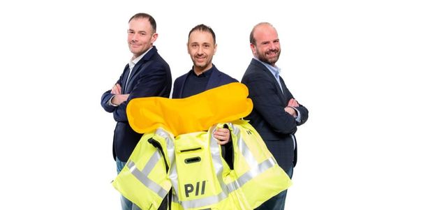 Rivoluzione nella sicurezza sul lavoro: tre ingegneri varesini hanno inventato il giubbotto con l'airbag e l'intelligenza artificiale