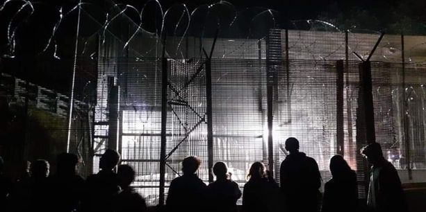 Torino-Lione, No Tav assaltano il cantiere a San Didero con lancio di petardi e fuochi d'artificio