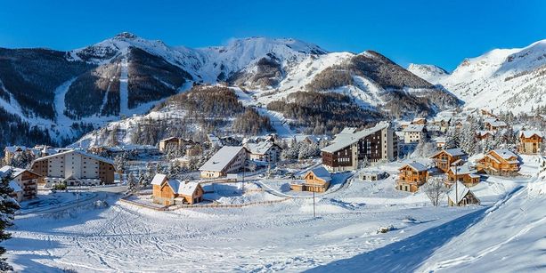 Stazioni sciistiche delle Alpi Marittime, quanto costa il giornaliero, quando aprono e cosa offrono