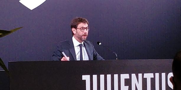 La Juve finisce sotto inchiesta per la questione plsuvalenze: indagati Agnelli, Nedved e l'ex Paratici