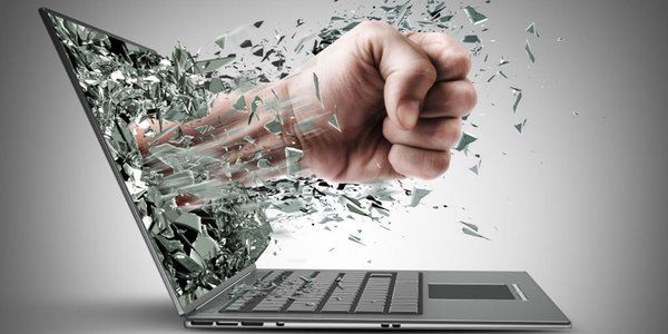 Cyberbullismo, in Piemonte e Valle d'Aosta scendono le vittime: martedì oltre 60mila studenti a scuola di prevenzione Cyberbullismo, in Piemonte e Valle d'Aosta scendono le vittime: martedì oltre 60mila studenti a scuola di prevenzione