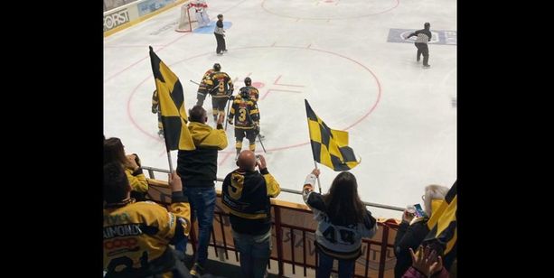FOTO. Ecco chi è il signor Gibbons, tripletta da Alps nella perfetta macchina da hockey giallonera: 6-0 a Bressanone