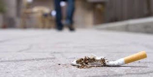 ‘La strada non è un posacenere’ è lo slogan della campagna Anas contro gli incendi causati da sigarette accese