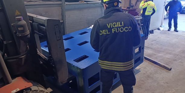 Incidente sul lavoro a Crosio della Valle: operaio di 39 anni ferito gravemente a una gamba