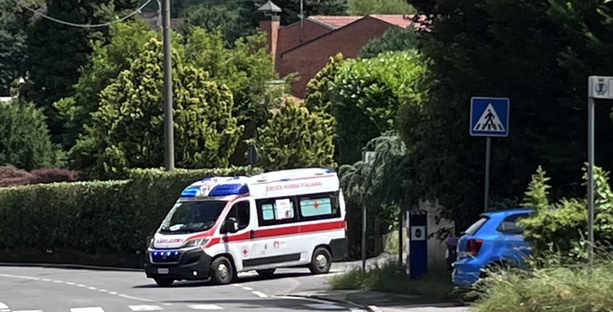 Ancora un incidente sul lavoro: 44enne precipita per otto metri dal tetto di un capannone a Casciago Ancora un incidente sul lavoro: 44enne precipita per otto metri dal tetto di un capannone a Casciago