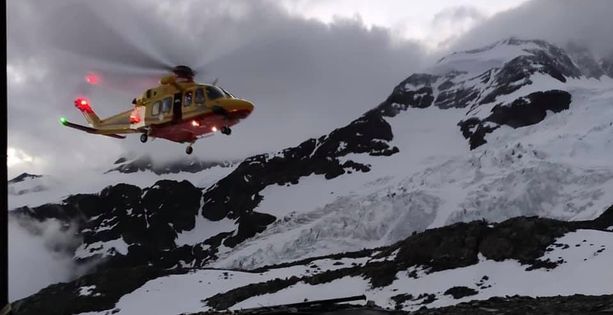Dramma sul Monte Rosa: due alpiniste di Verbania muoiono assiderate, grave un terzo scalatore Dramma sul Monte Rosa: due alpiniste di Verbania muoiono assiderate, grave un terzo scalatore