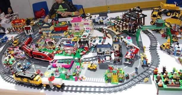 Anche Portofino si mette in mostra all’‘Expo Mattoncino’ di Pinerolo Anche Portofino si mette in mostra all’‘Expo Mattoncino’ di Pinerolo