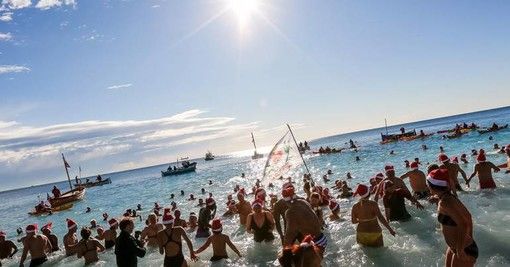 Domani a Nizza tutti in acqua con Babbo Natale Domani a Nizza tutti in acqua con Babbo Natale