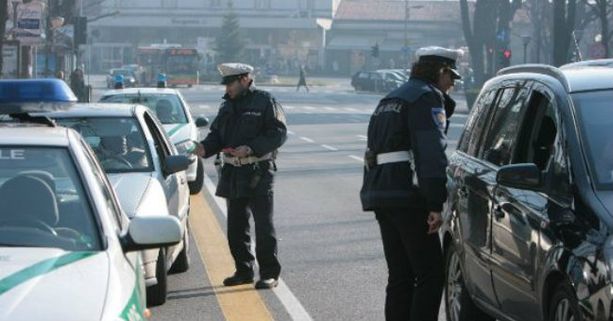 Traffico e smog, duello Comune-Regione: “È il momento di misure strutturali, poi sarà troppo tardi” Traffico e smog, duello Comune-Regione: “È il momento di misure strutturali, poi sarà troppo tardi”
