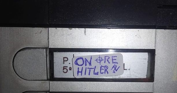 Ricompaiono scritte naziste sul campanello della figlia di un partigiano