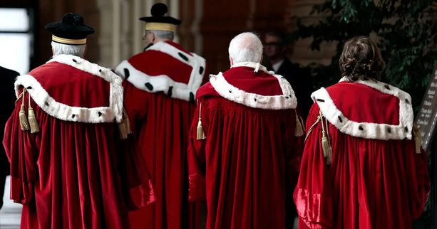 Guerra giudiziaria tra una dipendente licenziata e l’Asl 1 Imperiese finirà in Cassazione Guerra giudiziaria tra una dipendente licenziata e l’Asl 1 Imperiese finirà in Cassazione