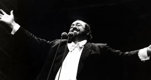 L’Arena di Verona apre le porte al concerto per ricordare Luciano Pavarotti L’Arena di Verona apre le porte al concerto per ricordare Luciano Pavarotti