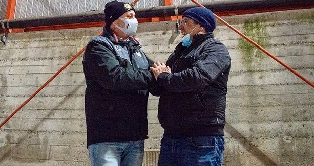 Torchio: «Benvenuto sulle nostre maglie al "nuovo" Mastino Filippo Lo Pinto». Lo sponsor: «L'unione fa la forza di tutta Varese» Torchio: «Benvenuto sulle nostre maglie al "nuovo" Mastino Filippo Lo Pinto». Lo sponsor: «L'unione fa la forza di tutta Varese»