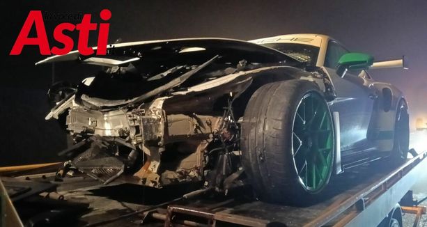 Anche una "supercar" tedesca coinvolta nell'incidente sull'A33