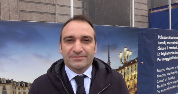 Natale, gli auguri del sindaco Lo Russo: &quot;Sia un anno di rilancio per Torino e di pace per l'Ucraina&quot; [VIDEO]
