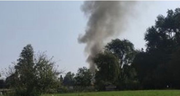 Abitazione di corte in fiamme a Osmate: vigili del fuoco in azione con 25 uomini e 8 automezzi