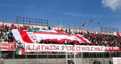 ALLA FACCIA &quot;D&quot; CHI CI VUOLE MALE. Ufficiale la fusione con il Busto 81 e il balzo in avanti di cinque categorie: i biancorossi tornano al Franco Ossola