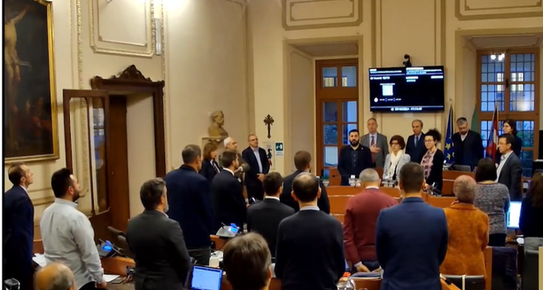 Bra, il Consiglio saluta Anna Messa  e dà il benvenuto a Francesco Racca Bra, il Consiglio saluta Anna Messa  e dà il benvenuto a Francesco Racca