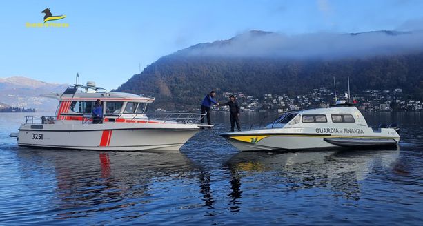 Iniziati sul lago Ceresio i pattugliamenti congiunti di Italia e Svizzera Iniziati sul lago Ceresio i pattugliamenti congiunti di Italia e Svizzera