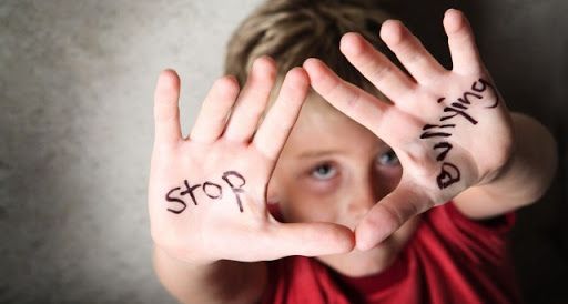 Figli bulli? Multe ai genitori: la proposta della Lega arriva in consiglio comunale