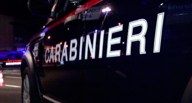Minaccia il cliente di un bar con un coltello: arrestato dai carabinieri di Fossano