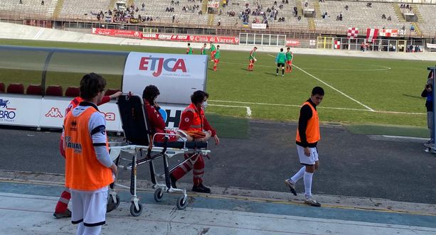 "ANDATE A LAVORARE": TERZO KO DI FILA E CONTESTAZIONE PER IL VARESE "ANDATE A LAVORARE": TERZO KO DI FILA E CONTESTAZIONE PER IL VARESE