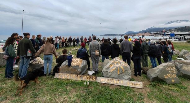 Ventimiglia onora le vittime della frontiera: rimosso il memoriale a Ponte San Ludovico (Foto e video)