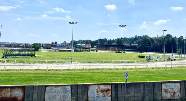 La fine delle corse alle Bettole è a un passo: il ministero impone di gareggiare con il pubblico. Ma manca l'agibilità La fine delle corse alle Bettole è a un passo: il ministero impone di gareggiare con il pubblico. Ma manca l'agibilità