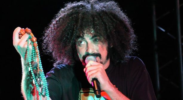 Insieme al nuovo disco ‘Orbit Orbit’ di Caparezza arriverà anche il suo fumetto