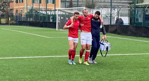 VIDEO. Ligorna-Varese 3-1. La reazione di curva e Passione Biancorossa VIDEO. Ligorna-Varese 3-1. La reazione di curva e Passione Biancorossa