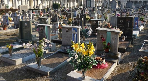 Il Covid pesa anche sui servizi cimiteriali: 86 funerali in un giorno solo e i decessi sono 1337 in più rispetto al 2019 Il Covid pesa anche sui servizi cimiteriali: 86 funerali in un giorno solo e i decessi sono 1337 in più rispetto al 2019